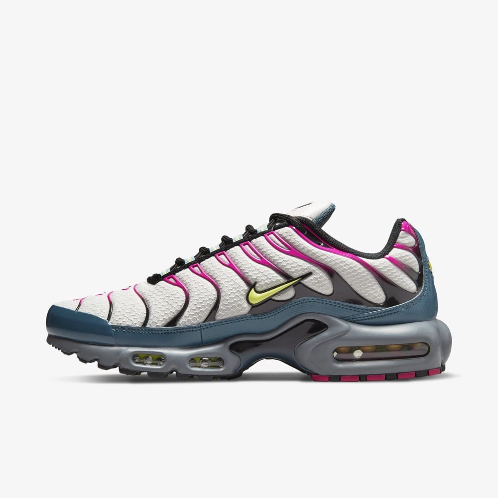 Pink and grey 2025 air max plus